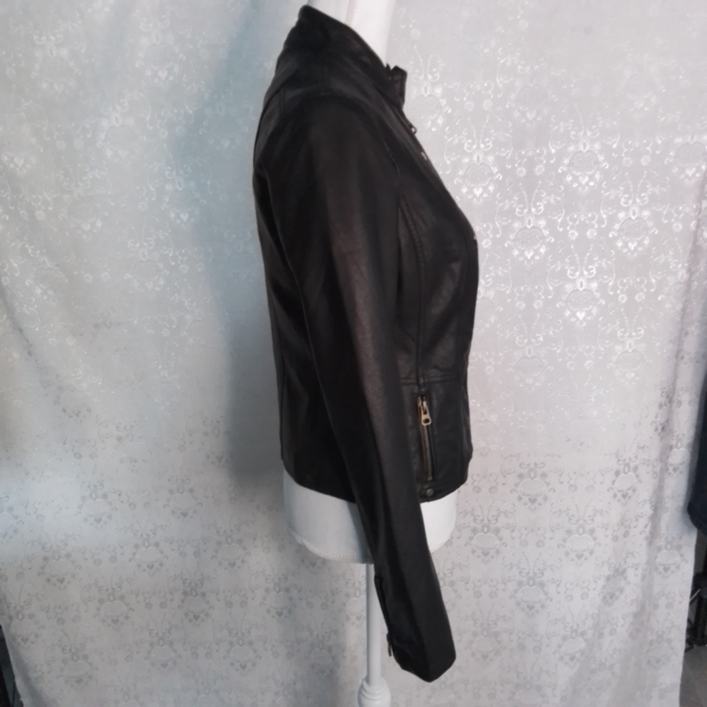 Lulu's faux vegan black leather  jacket with zippers size small - Picture 5 of 10